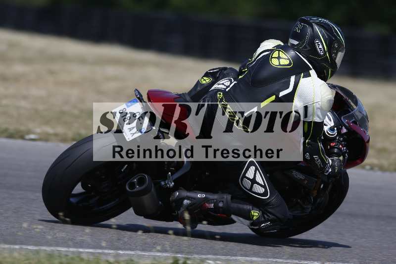 /Archiv-2023/28 05.06.2023 Moto Club Anneau du Rhin/vert-medium/6